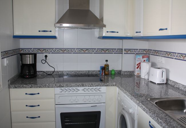 Zapholiday - 2099 - Wohnung zu vermieten im Golf La Duquesa, Costa del Sol - Küche